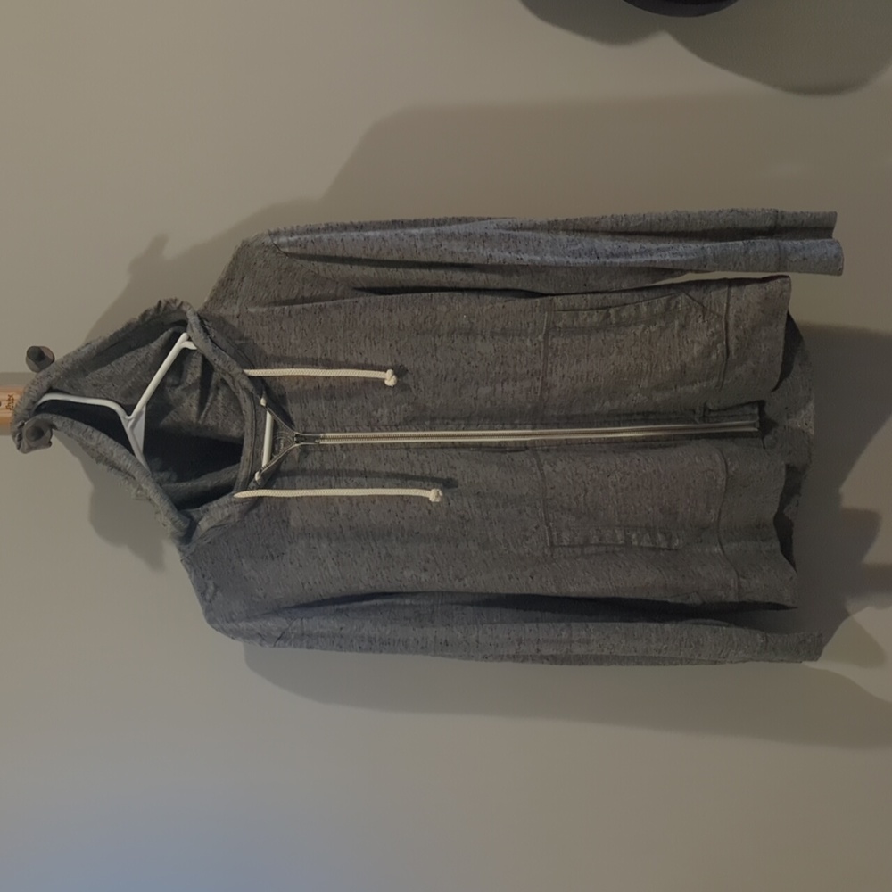 American Eagle grey hooded sweatshirt